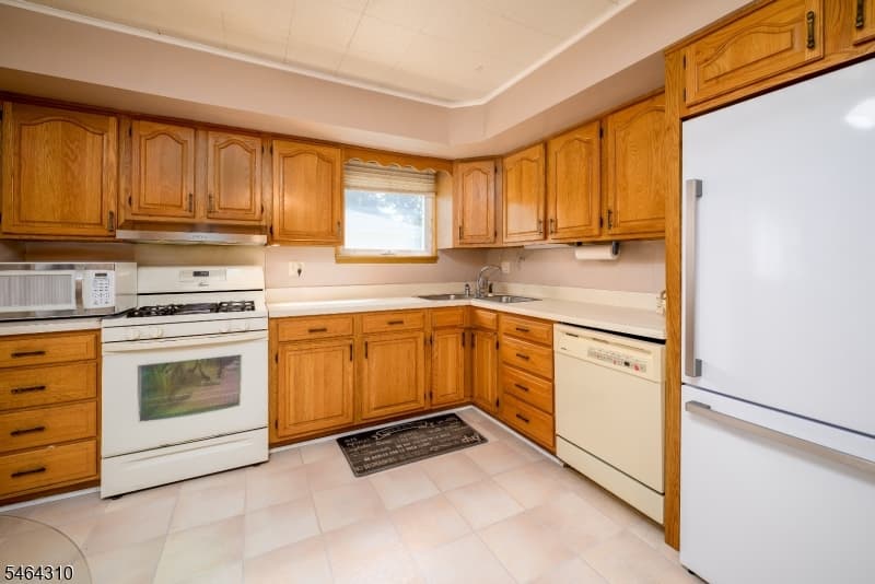 385 Jensen Ave, Rahway City photo 7