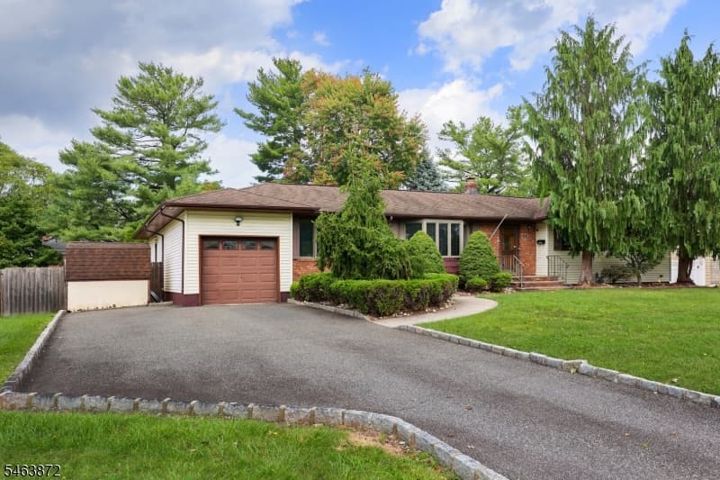77 Schwin Drive, Clark Twp. photo 2