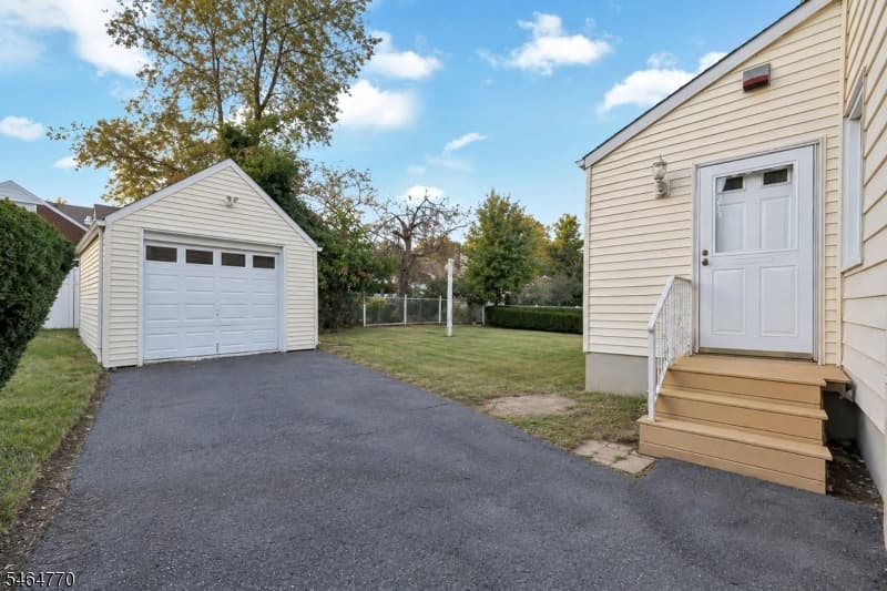 842 Travers St, Union Twp. photo 18