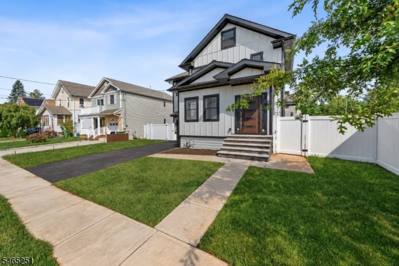 1123 Thompson Ave, Roselle Boro photo 3