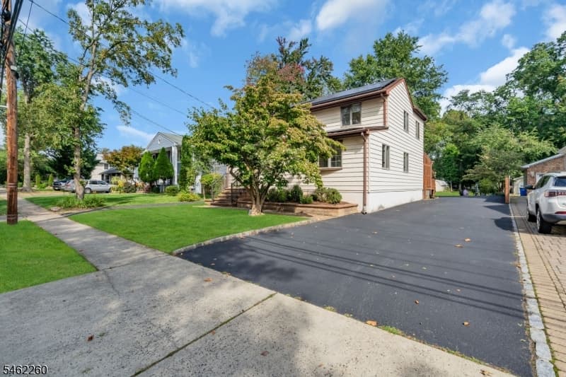 23 Evergreen Ave, Springfield Twp. photo 3