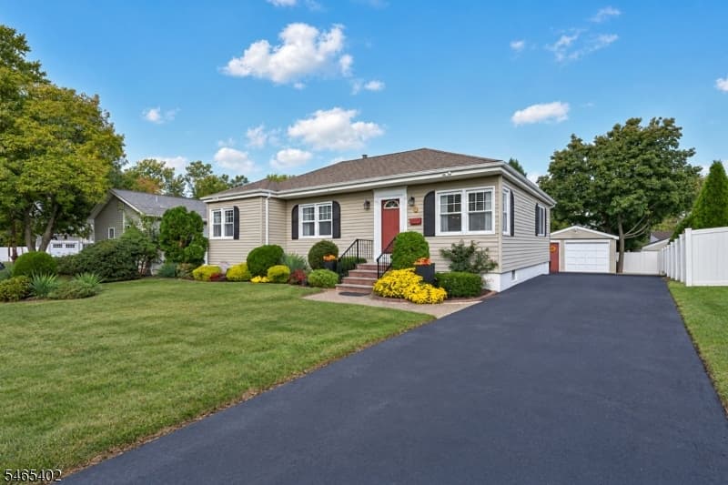 9 Shetland Dr, Clark Twp. photo 2