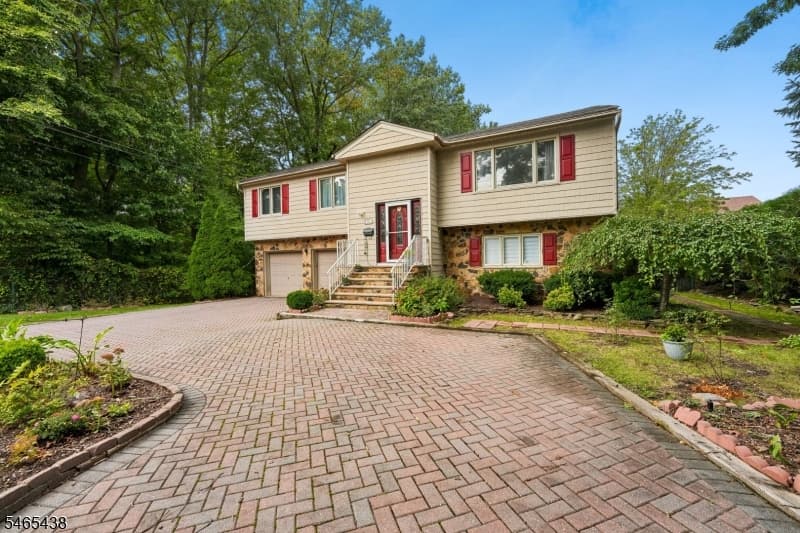 564 Mountain Ave, Springfield Twp. photo 2