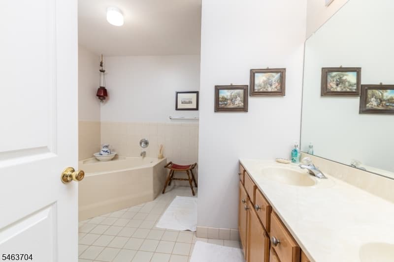 28 Angela Way, Berkeley Heights Twp. photo 15