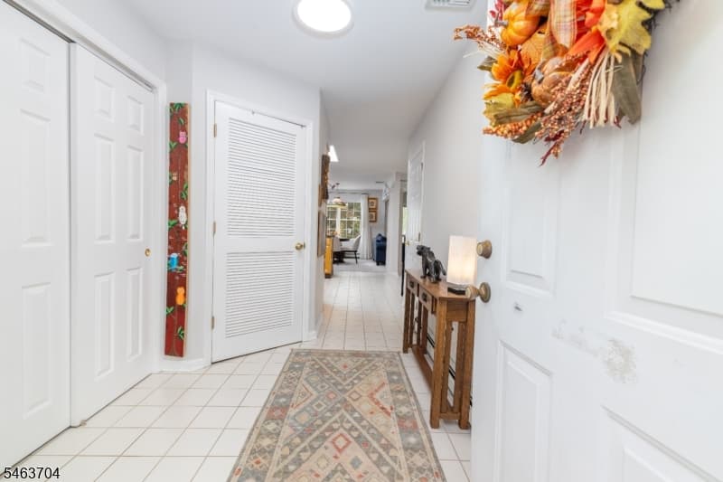 28 Angela Way, Berkeley Heights Twp. photo 3