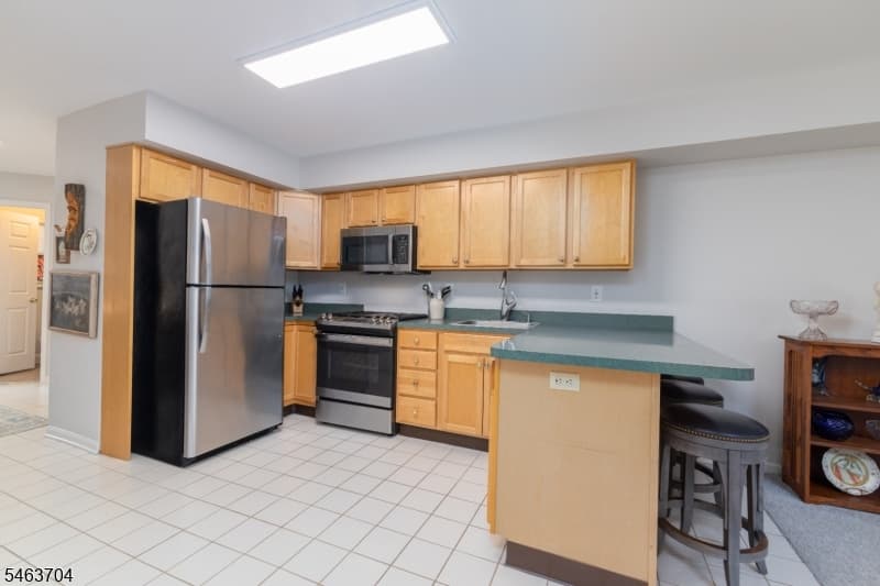28 Angela Way, Berkeley Heights Twp. photo 4