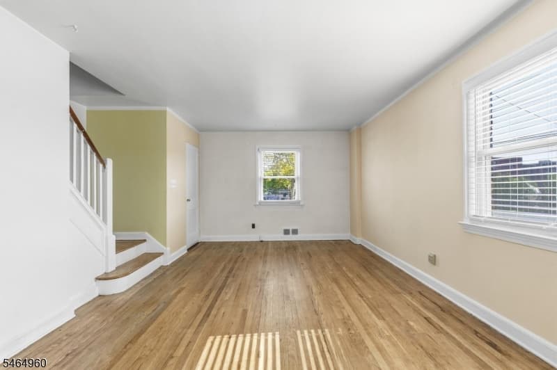 1118 W Henry St, Linden City photo 3