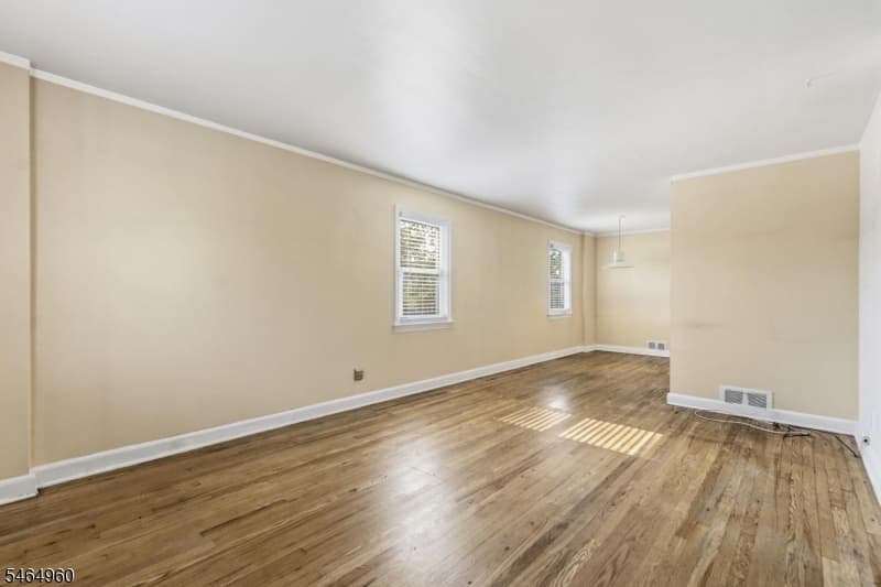 1118 W Henry St, Linden City photo 6