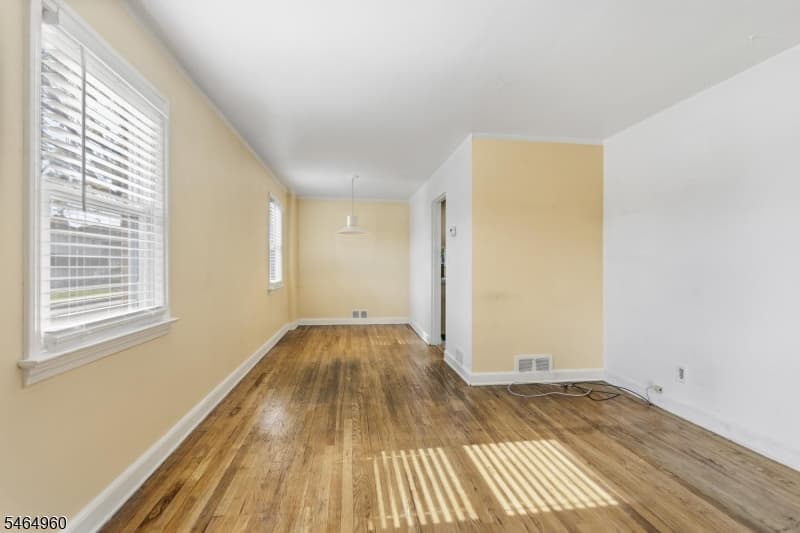 1118 W Henry St, Linden City photo 7