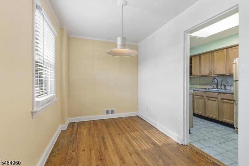 1118 W Henry St, Linden City photo 9