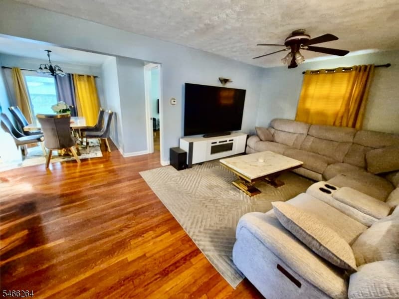 66 Independence Dr, Roselle Boro photo 3