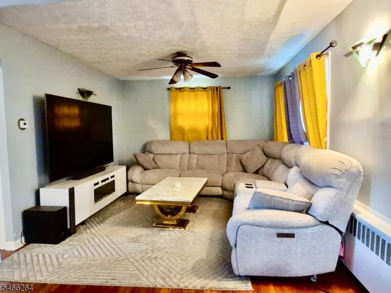 66 Independence Dr, Roselle Boro photo 4