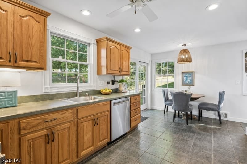 47 Harvey Dr, Summit City photo 8