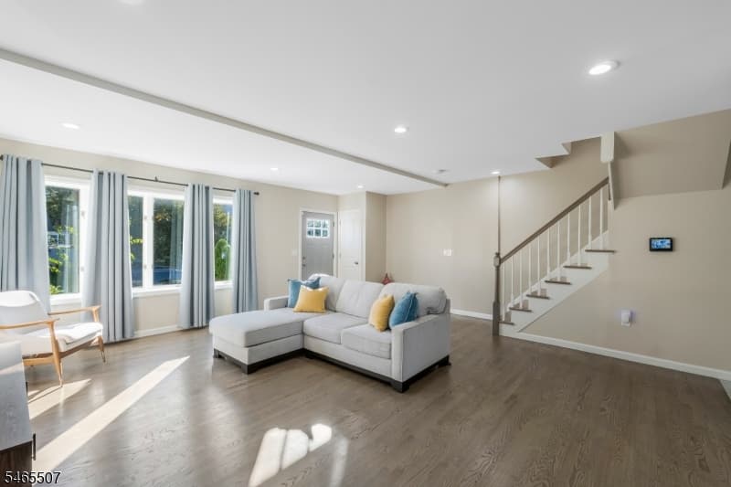 208 Walnut St, Roselle Park Boro photo 3