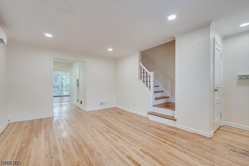 25 Park Ter, Cranford Twp. photo 3