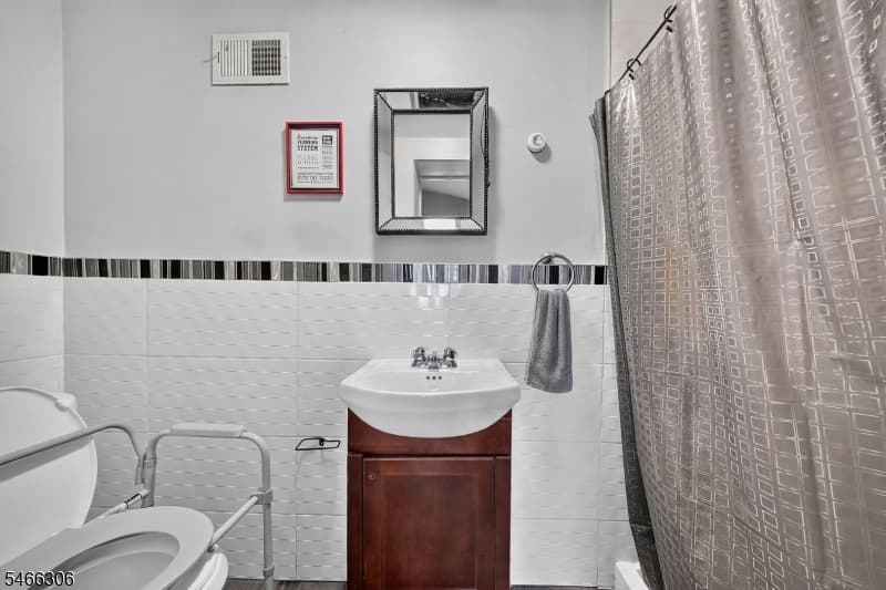 307 Conant St, Hillside Twp. photo 9
