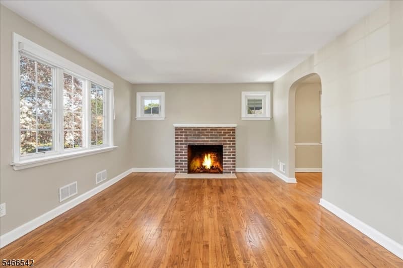 16 Hillside Pl, Cranford Twp. photo 4