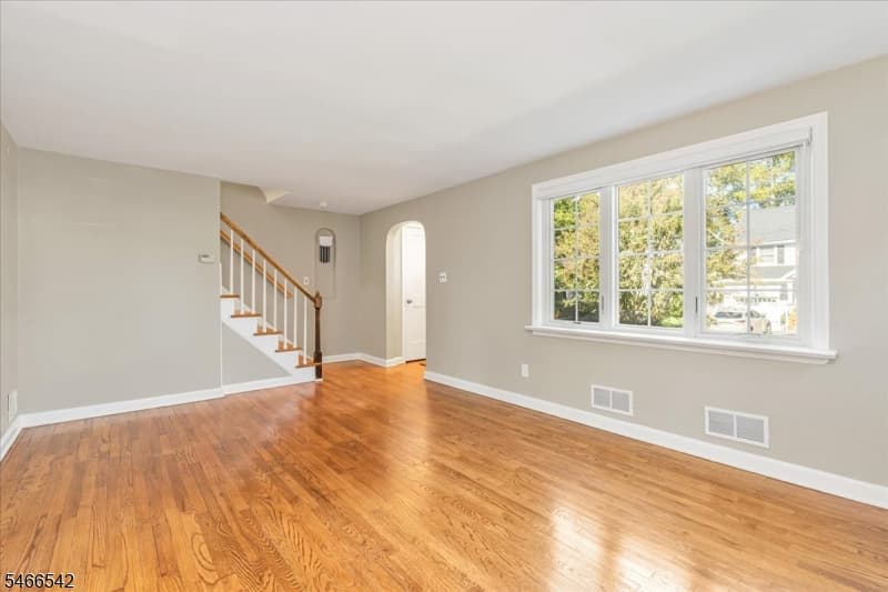 16 Hillside Pl, Cranford Twp. photo 6