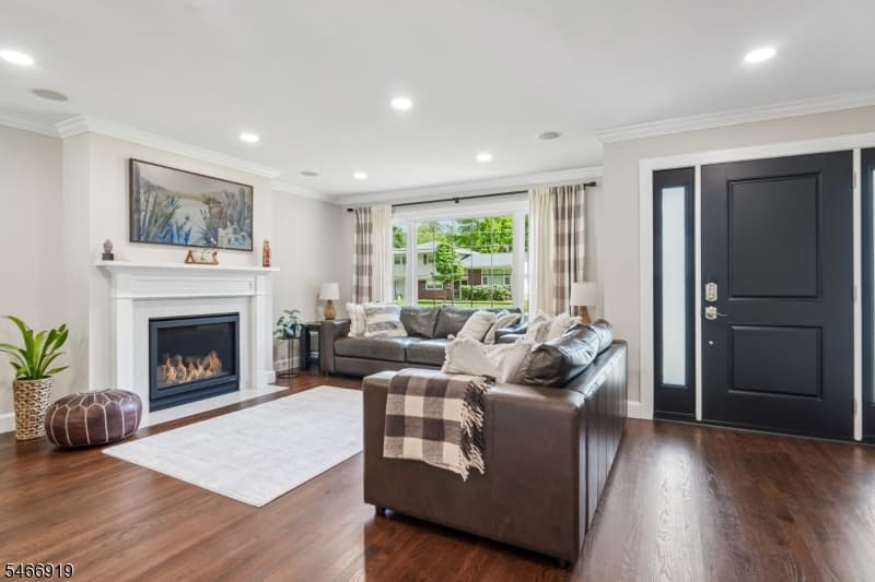 25 Ascot Way, Summit City photo 3