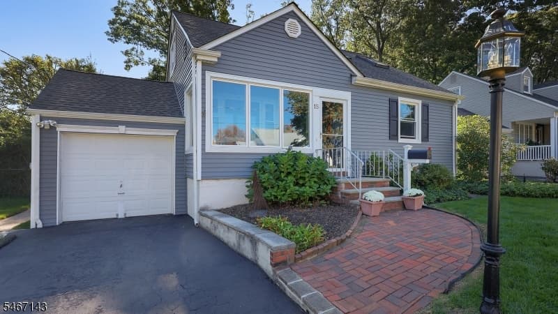 15 Waverly Pl, Cranford Twp. photo 2