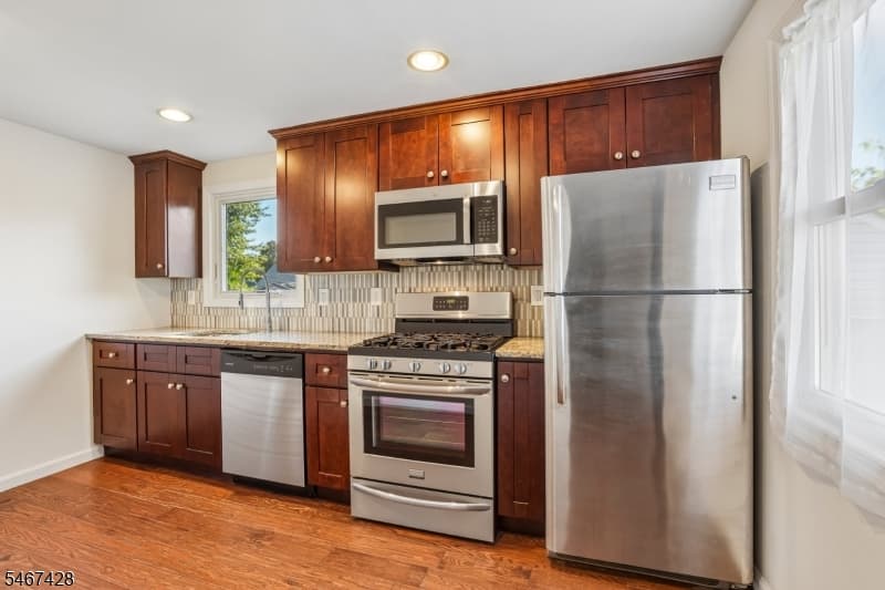 239 Bradford Ave, Linden City photo 11