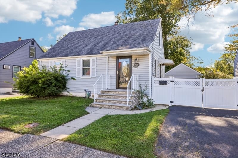 239 Bradford Ave, Linden City photo 2