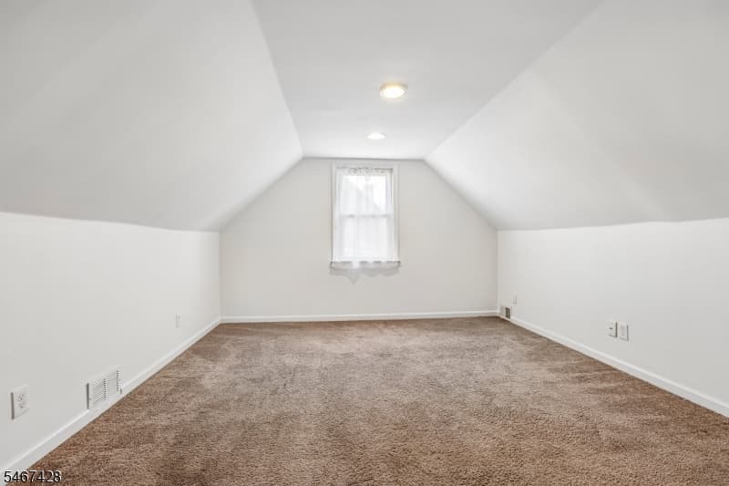 239 Bradford Ave, Linden City photo 22
