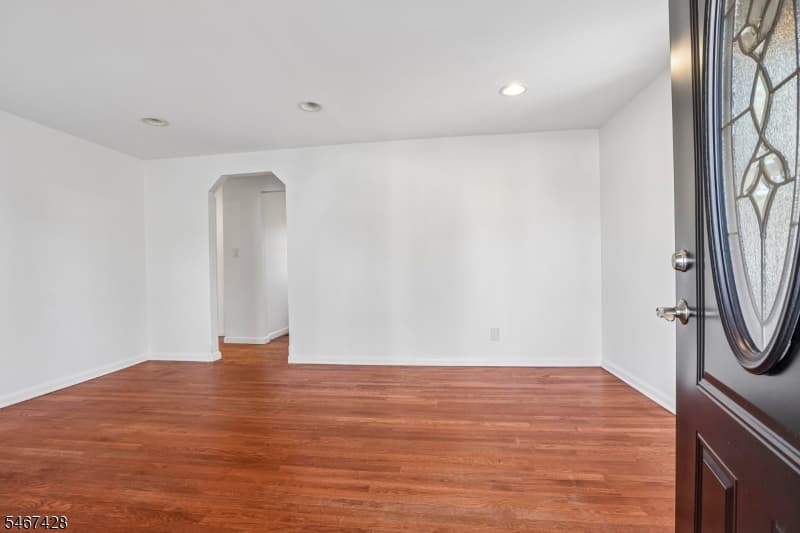 239 Bradford Ave, Linden City photo 5