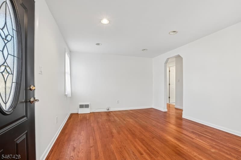 239 Bradford Ave, Linden City photo 6