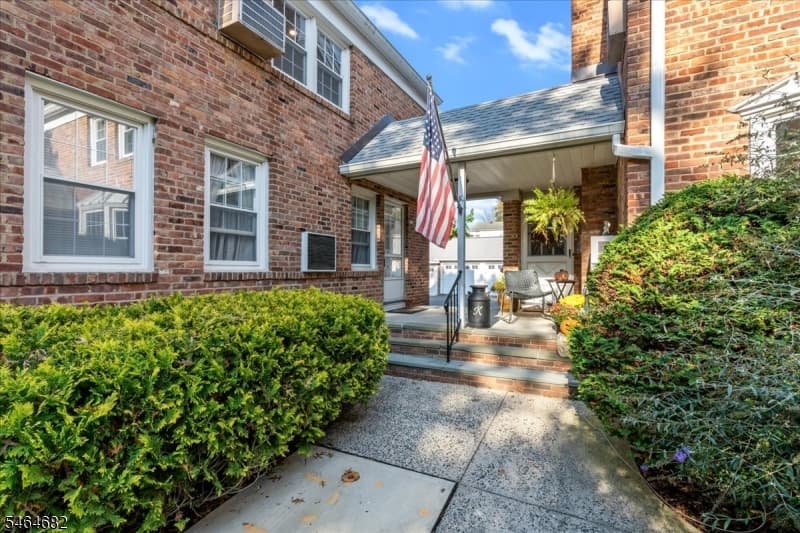 585 Trinity Pl, Westfield Town photo 25