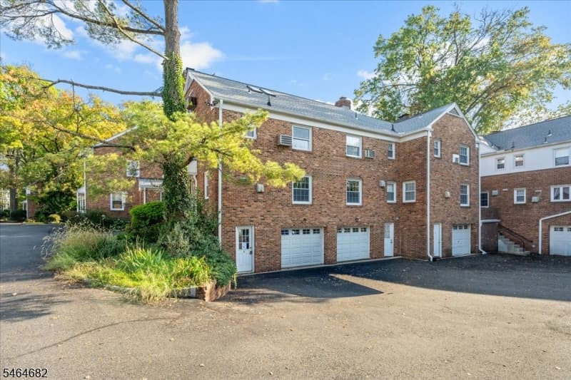 585 Trinity Pl, Westfield Town photo 30