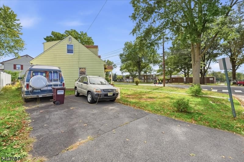 2 Dawn Dr, Clark Twp. photo 5