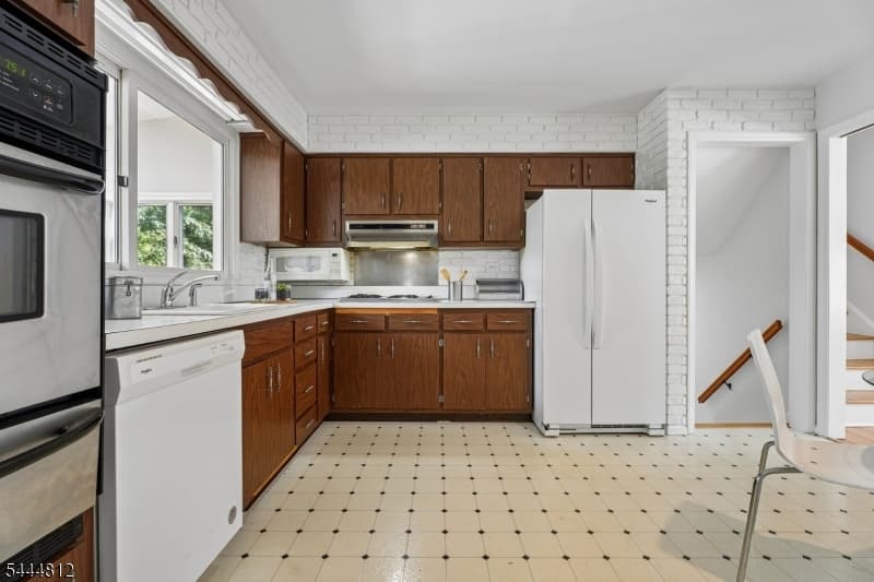 174 Sutton Dr, Berkeley Heights Twp. photo 9