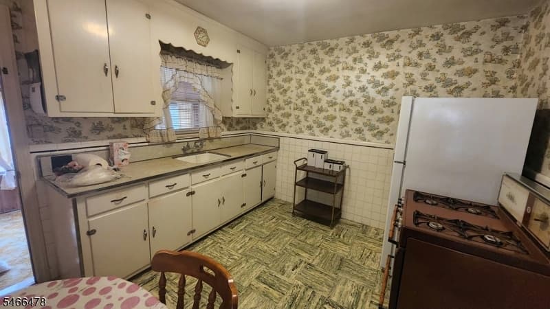 509 Thompson Ave, Roselle Boro photo 12