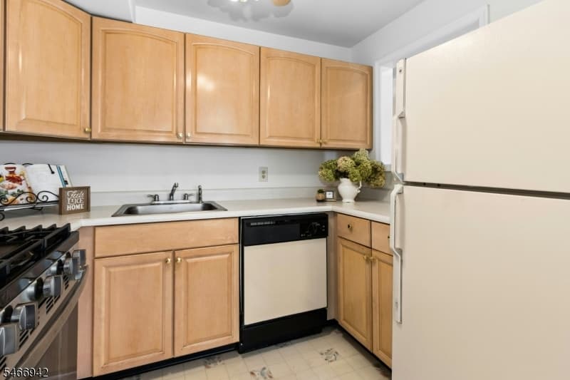79 Park Edge, Berkeley Heights Twp. photo 5