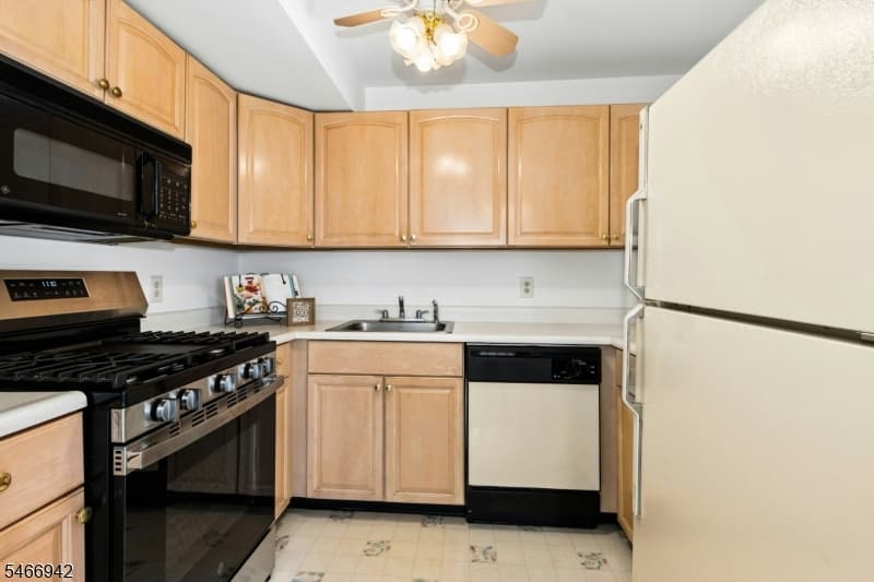 79 Park Edge, Berkeley Heights Twp. photo 6
