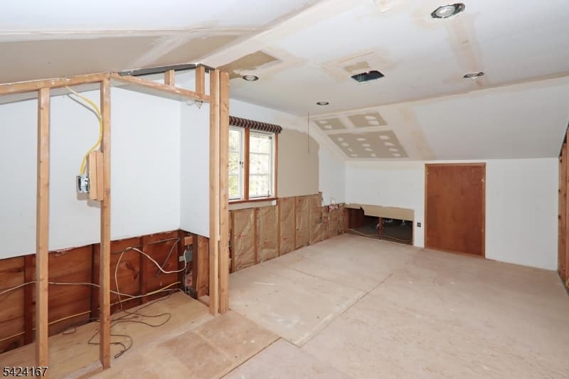 1495 Fox Trail, Mountainside Boro photo 29