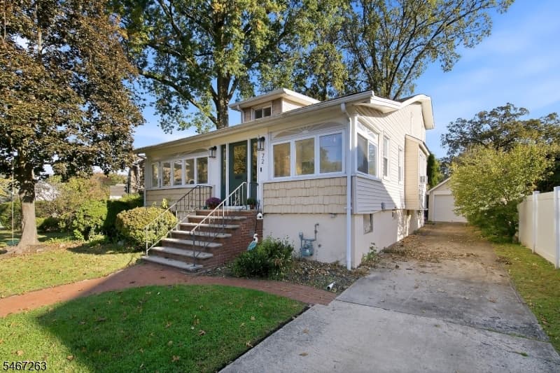 72 Lawn Ter, Cranford Twp. photo 25