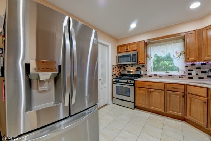 10 Lynn Dr, Springfield Twp. photo 8