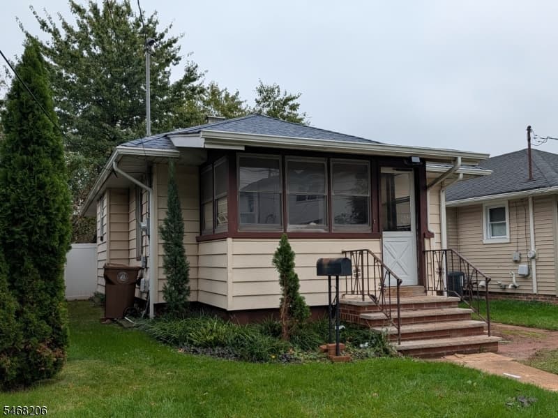 215 Madison St, Linden City photo 2