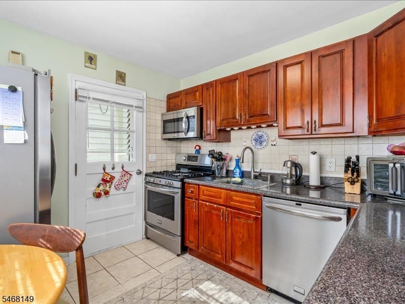 806 Pinewood Rd, Union Twp. photo 3