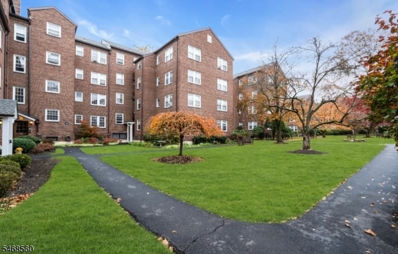 217 Prospect Ave, Cranford Twp.