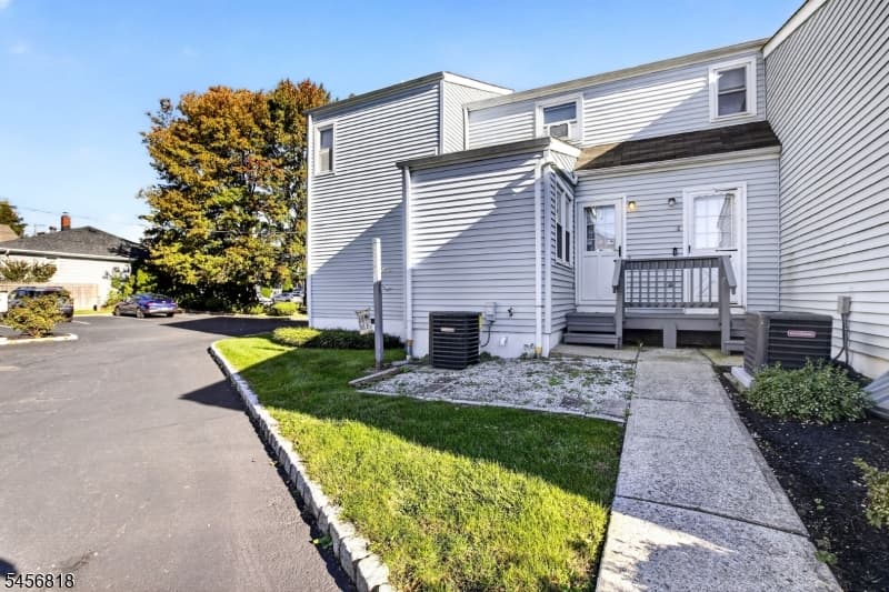 41 School St, Clark Twp. photo 17