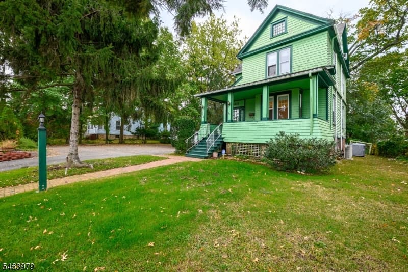 343 West 1st Avenue, Roselle Boro