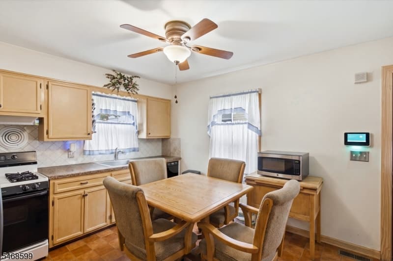 729 E Curtis St, Linden City photo 3