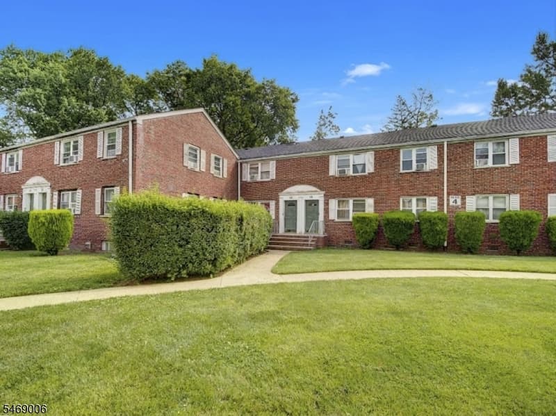 20 A Carolyn Terrace, Roselle Boro photo 2