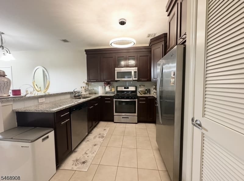 102 E Elizabeth Ave, Linden City photo 3