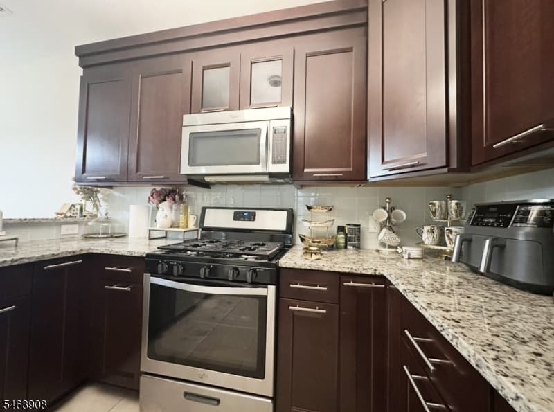 102 E Elizabeth Ave, Linden City photo 4