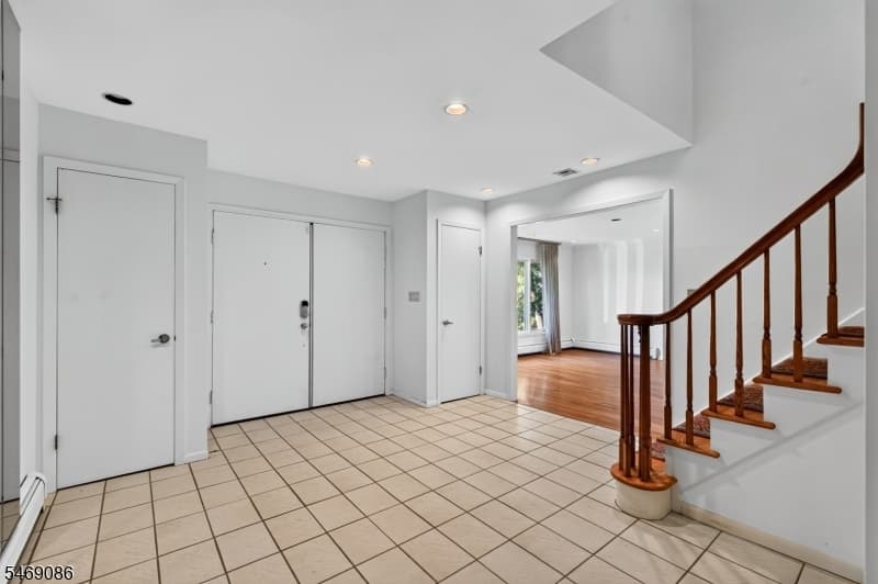 832 Creslyn Ct, Union Twp. photo 10