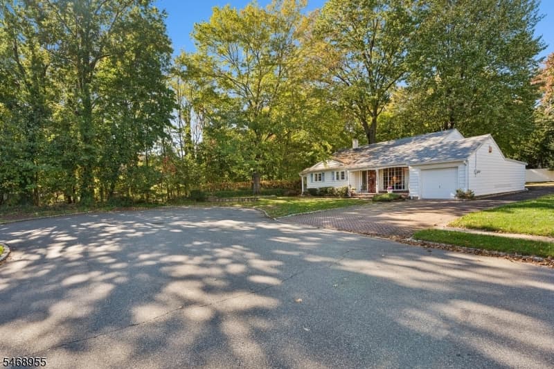 24 Layng Ter, Springfield Twp. photo 2